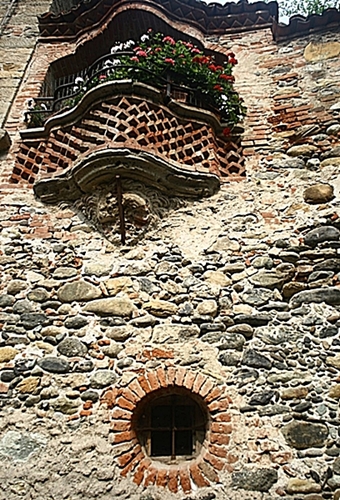 per..Comuni di Ovada: Molare...scorci del castello..